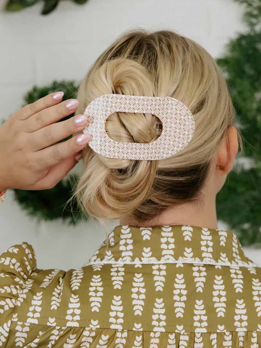 Pine & Pearl Round Hair Clip