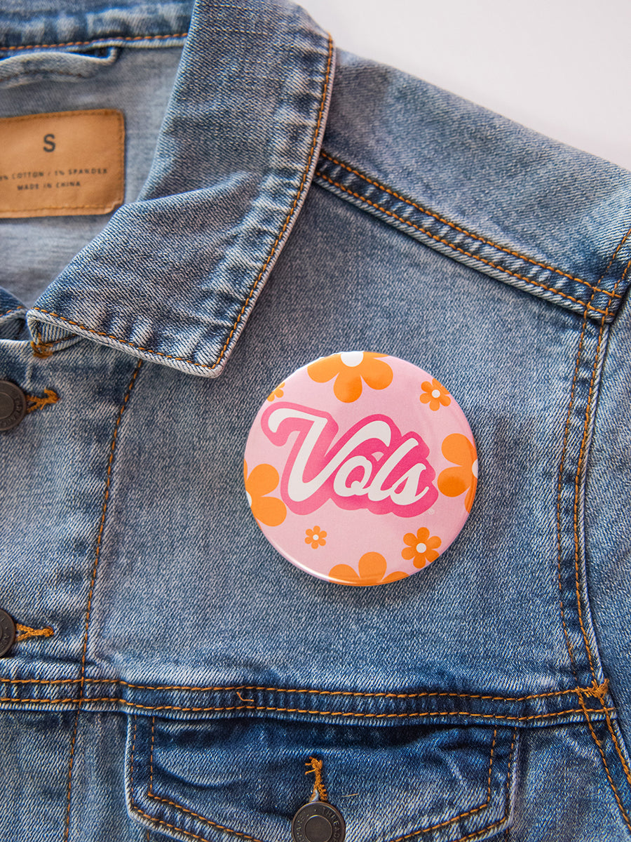 Vols Script Daisies Button