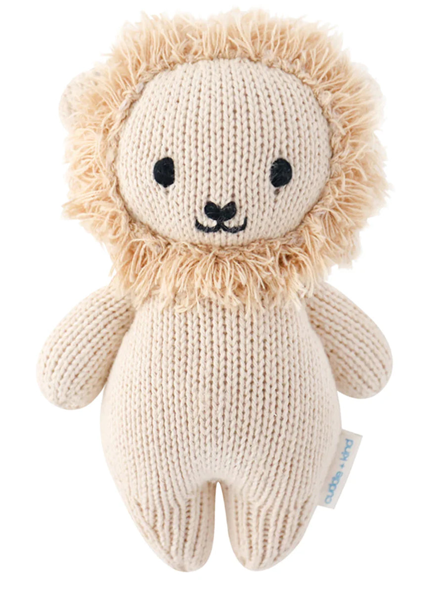 tiny lion knit stuffed toy
