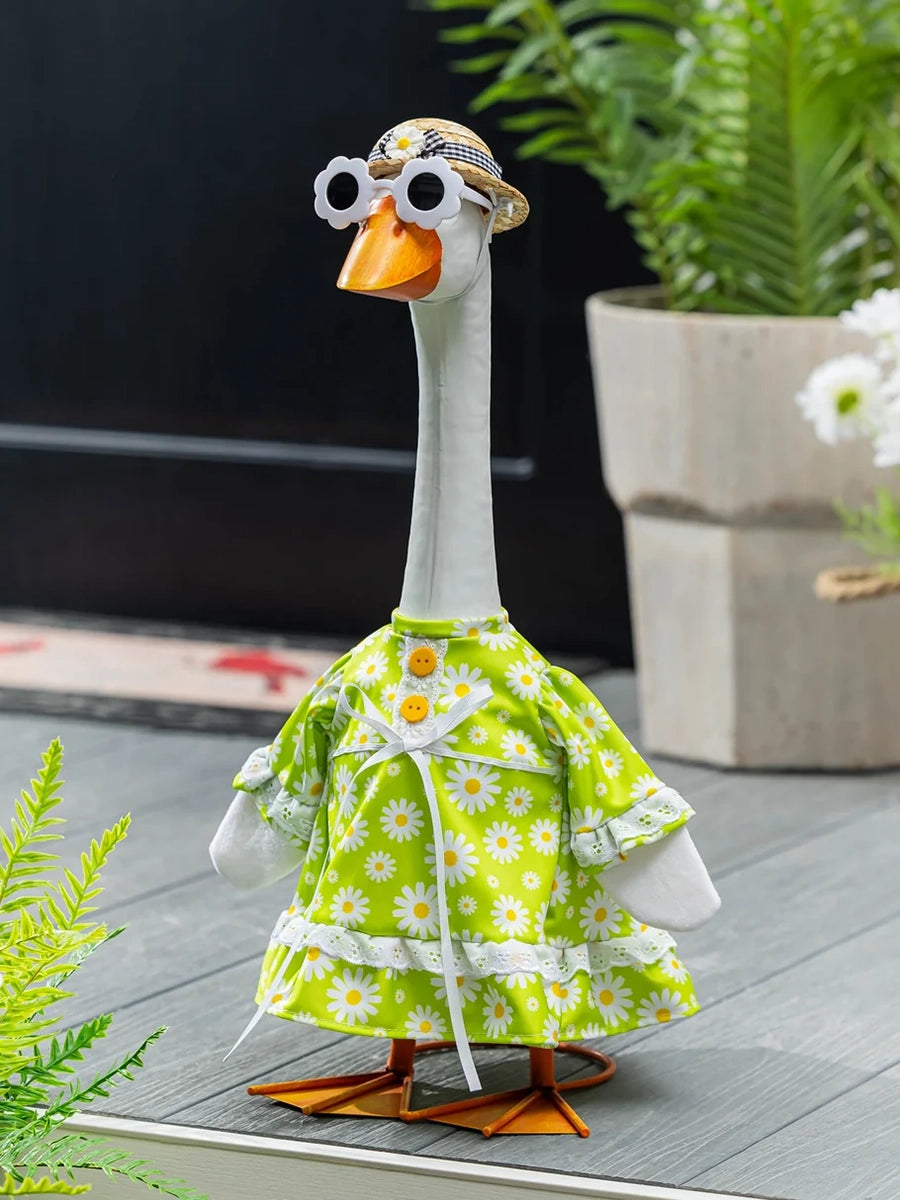 Giddy the Goose Outfit (13 Styles)