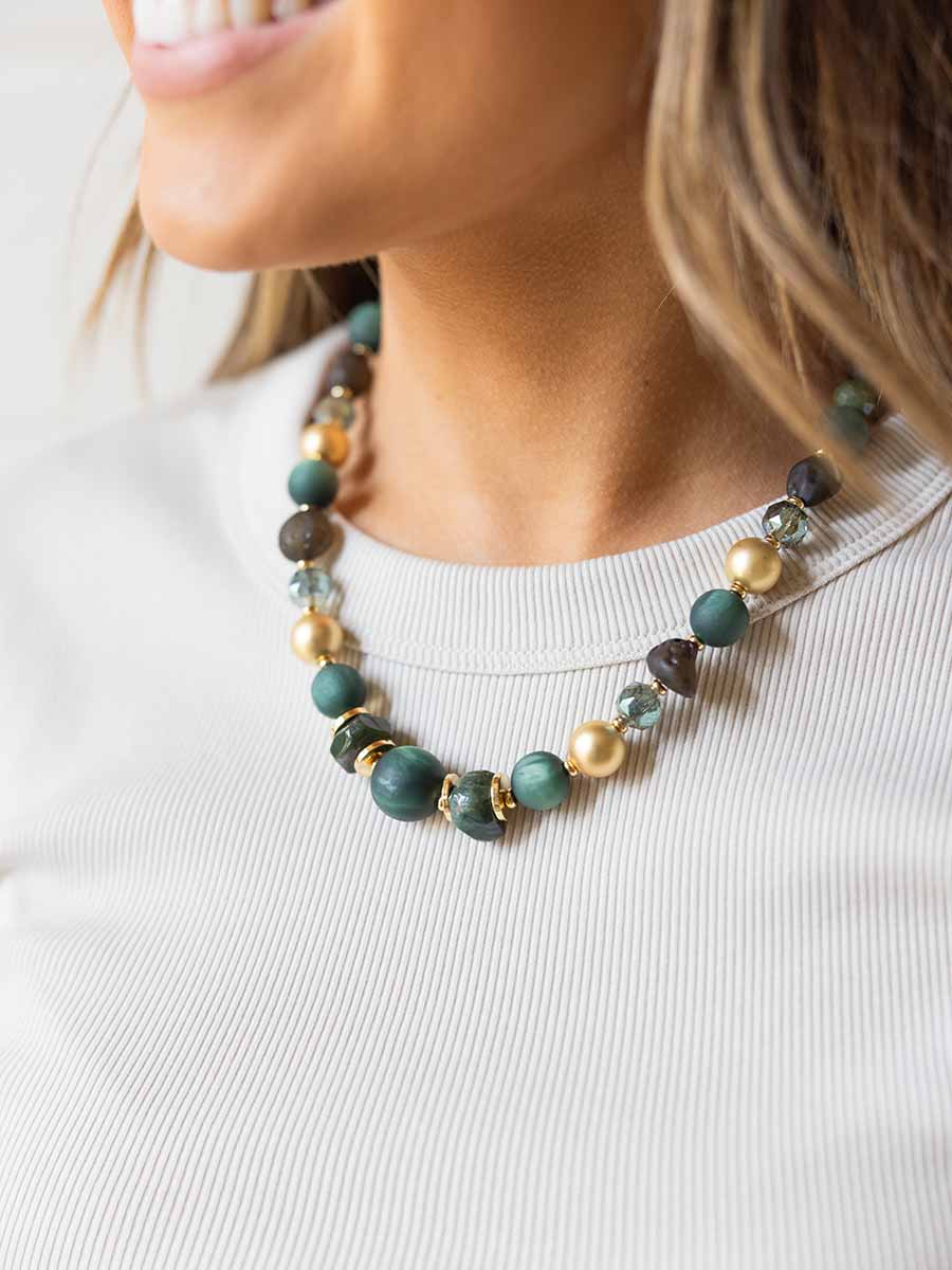 Green Stone and Gold Beaded Necklace **Doorbuster**