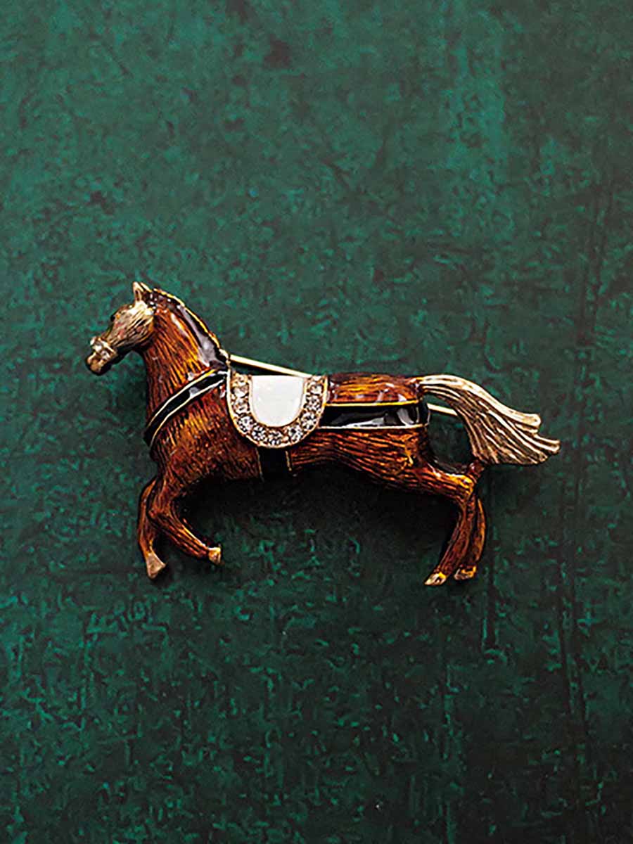 Flower & Hobby Brooches (13 Styles)