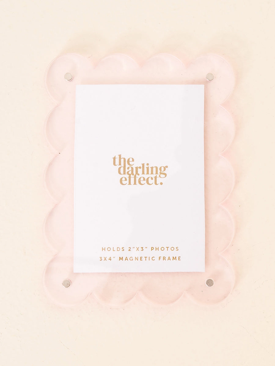 Light Pink Mini Scalloped Frame