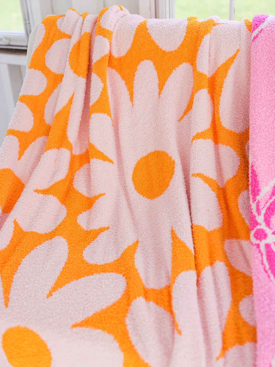 Daisy Fuzzy Throw