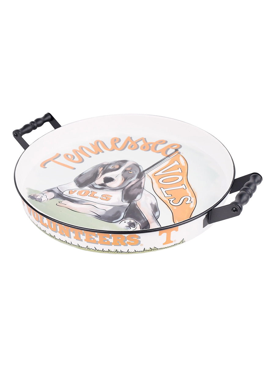 UT Volunteers Serving Tray